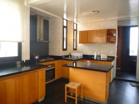 Grand appartement dans une résidence sécurisée à Rabat au Maroc