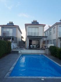 Villa sur la première ligne de la mer à Chypre à Ayia Napa