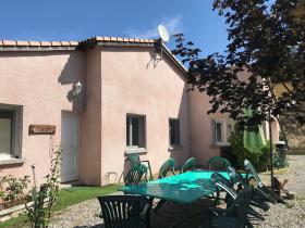 Maison de plein pied avec vue dominante sur la vallée