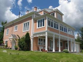 Propriété polyvalente avec vue incroyable sur le lac - utilisable comme B&B
