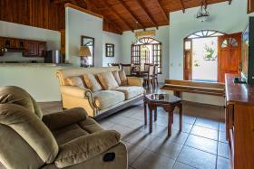 Villa de 4 chambres avec 3,9 acres (1,6 ha) de terrain au Libéria
