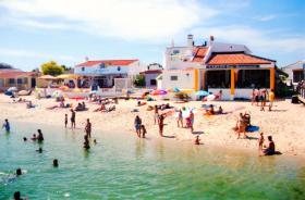 A vendre bar, restaurant avec résidence sur la plage - affaire rare