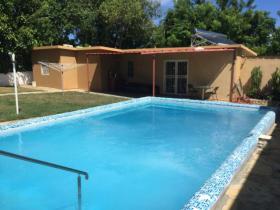 Maison à louer en bord de mer avec piscine - 2 chambres