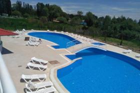 Complexe touristique à vendre sur la rive nord du lac Issyk-Kul