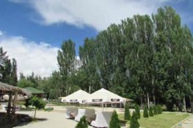 Complexe touristique à vendre sur la rive nord du lac Issyk-Kul