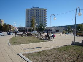 Complexe hôtelier de 5100 m2 en Bulgarie sur la route internationale E80