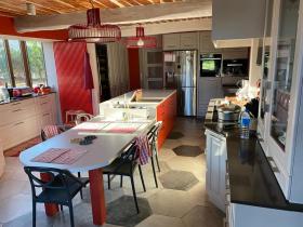 Grande bastide sur 3 ha - arbres fruitiers - chambre d'hôtes - rentabilité intéressante