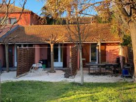 Grande bastide sur 3 ha - arbres fruitiers - chambre d'hôtes - rentabilité intéressante