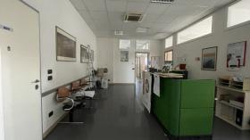 Enchères | Bureaux à Mantoue avec entrepôt et parking exclusif