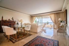 A Cannes Basse Californie superbe appartement avec vue mer et les îles de Lérins