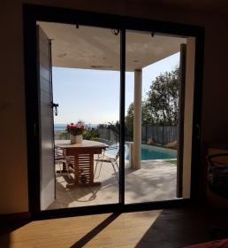 Villa moderne sur la Côte d'Azur avec vue mer