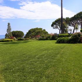 Appartement en rez de jardin avec vue mer panoramique - Côte d'Azur