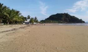 Terrain titré et borné sur la plage d’Ambodrona à vendre