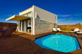 3 villas modernes de luxe à vendre à 1km de la plage