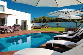 3 villas modernes de luxe à vendre à 1km de la plage