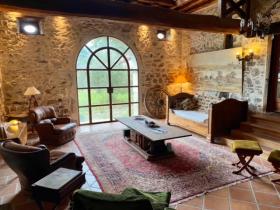 Très belle demeure situé dans beau village (chambres d'hôtes)