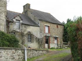 Moulin sur un hameau avec 3 maisons, 3 appartements et 15000 m2 de terrain