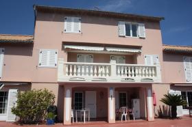 Maison-villa avec 6 appartements sans vis à vis - bon revenu locatif