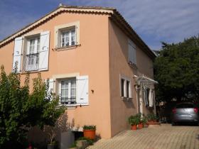 Ensemble immobilier à 15 minutes à pied des plages