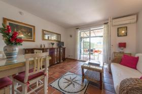 Ensemble immobilier à 15 minutes à pied des plages