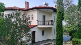 Villa pour un style de vie privé - vue magnifique sur la mer et le mont Olympe
