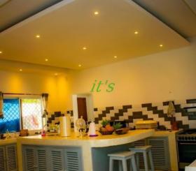 Maison moderne entièrement meublée de 4 chambres