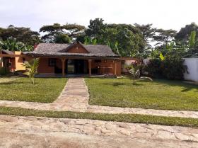 A vendre ensemble restaurant, gite et villa sur l’île touristique