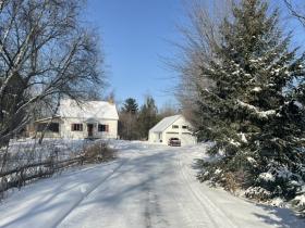Fermette unique de 18 acres et à 40 minutes de Montréal