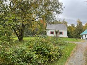 Fermette unique de 18 acres et à 40 minutes de Montréal
