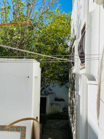 Maison en pierre proche de la plage dans quartier résidentiel