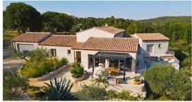 Villa contemporaine avec piscine sans vis à vis
