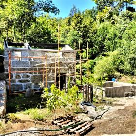 Ferme 25000 m2 de terrain surplombant la rivière Tâmeg