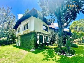 Maison dans une communauté fermée privée avec vue sur le golf et le lac