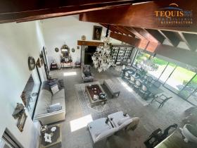 Maison dans une communauté fermée privée avec vue sur le golf et le lac