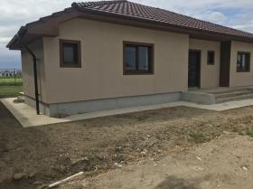 Jolie maison à vendre dans un quartier résidentiel