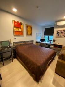 A vendre dans la région de Bangkok Asoke nouvel appartement de 2 chambres - rentabilité immédiate