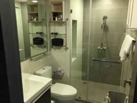 A vendre dans la région de Bangkok Asoke nouvel appartement de 2 chambres - rentabilité immédiate