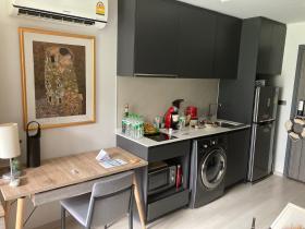 A vendre dans la région de Bangkok Asoke nouvel appartement de 2 chambres - rentabilité immédiate