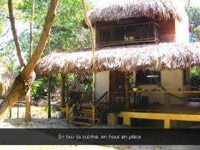 4 chalets à vendre avec son propre lac, près de la mer