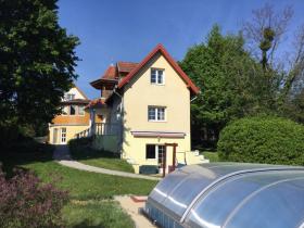Maison avec maison de retraite attenante