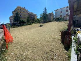 A vendre terrain avec projet de construction approuvé