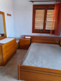 Maison avec grand terrain et entrepôt à vendre