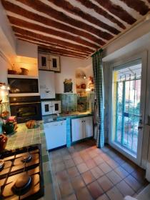 Grande maison de village sur 4 niveaux avec piscine