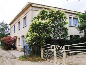 Grande maison d'architecte à rénover