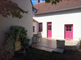Belle et grande maison avec jardin clos et terrasse