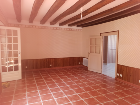 Belle et grande maison avec jardin clos et terrasse