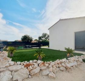 Villa idéalement situé sur les hauteurs de Poulx