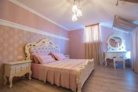 Maison de trois étages à vendre à Saguramo