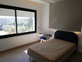Maison moderne de luxe située dans une résidence sécurisée