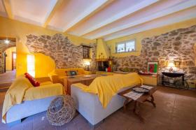 À Vendre aux Enchères - 2 Villas sur une grande propriété avec piscines creusées